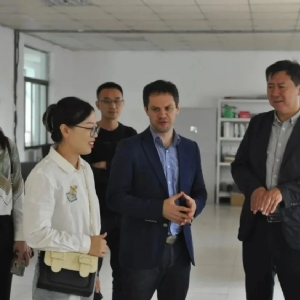 俄羅斯無(wú)損檢測(cè)研究所Denis先生一行到訪科電儀器考察交流
