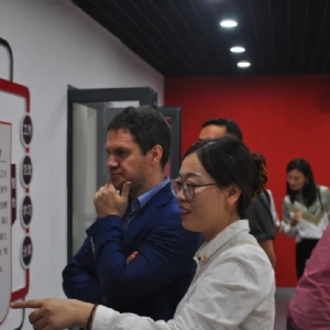 俄羅斯無(wú)損檢測(cè)研究所Denis先生一行到訪科電儀器考察交流