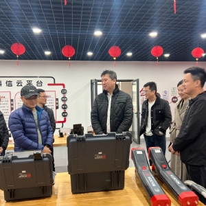 有朋自遠(yuǎn)方來！廣州市邁梓普檢測儀器有限公司總代理一行來公司交流